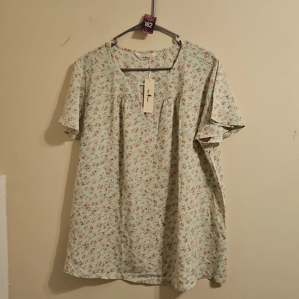 Agnes Orinda Pale Green Floral Keyhoke Blouse. NWT - Picture 2 of 7